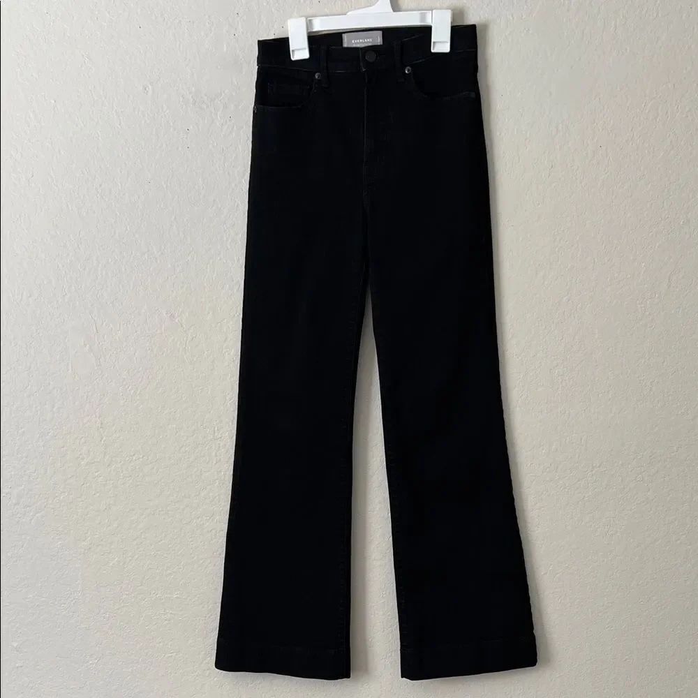 Like New! EVERLANE The High Rise Flare Jean Black in Size 26 Regular